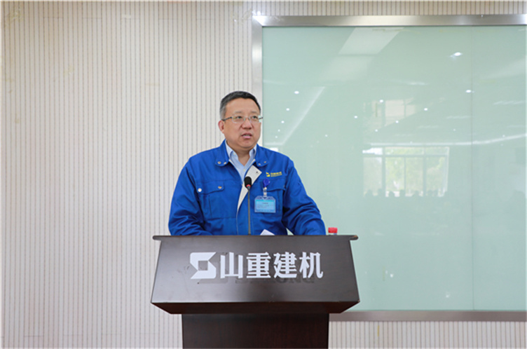 青春心向黨 奮斗新征程 山重建機(jī)召開“五一、五四”表彰大會(huì)