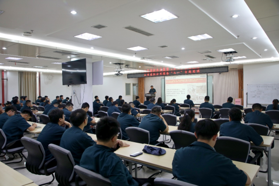 山重建機公司團委舉辦“七一”專題團課